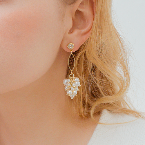 Pearl Studs Gold Line Earring